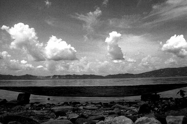 Log boat and Lake Bosumtwi