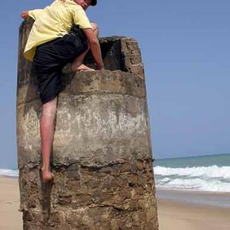 climbing some more beach reckage