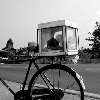 Ice cream "truck" in Bénin