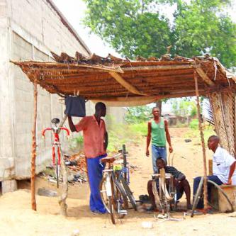 A bike shop in Lomè
